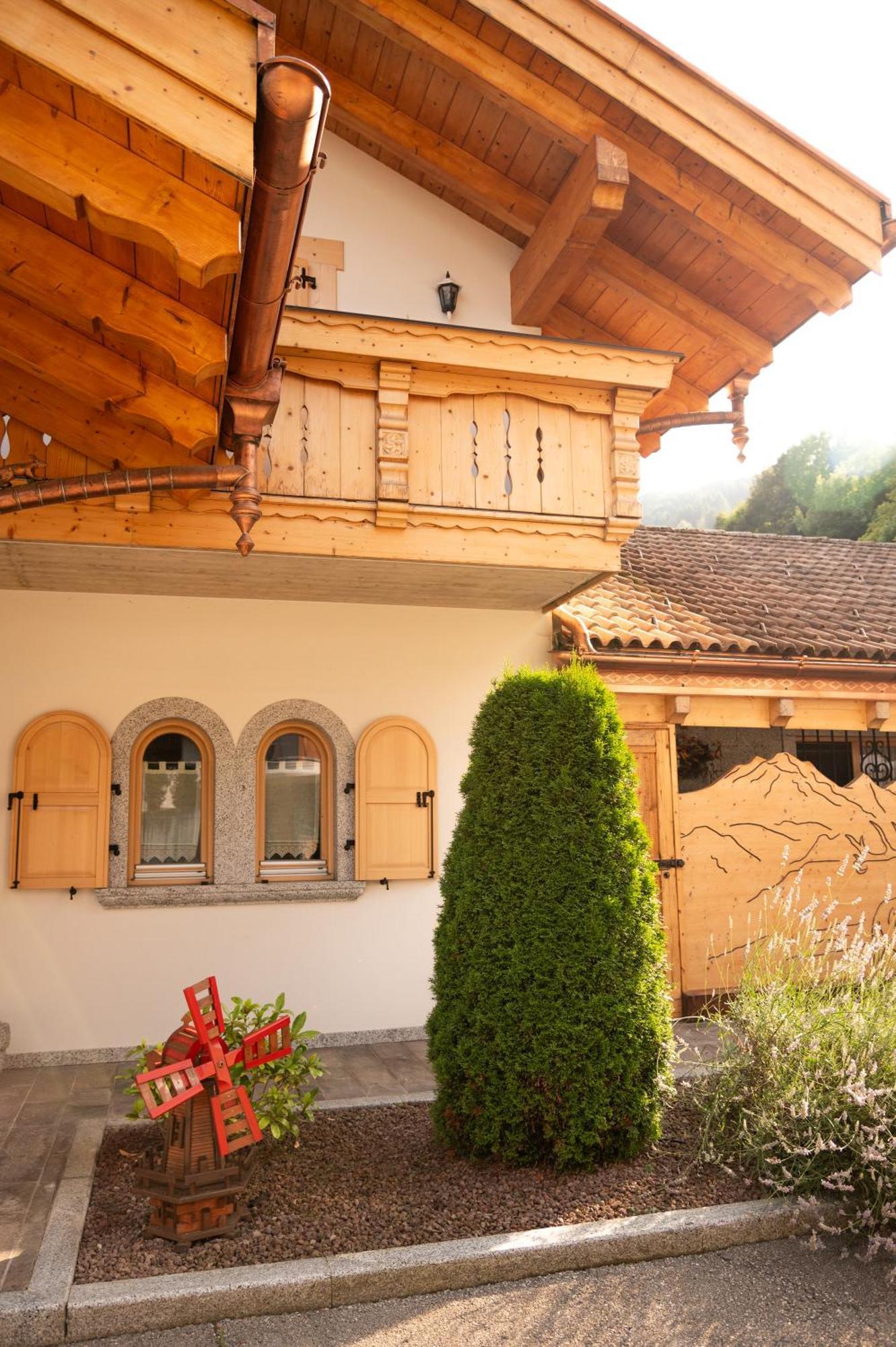 Alfio'S Alpen Suite Roncone Exterior foto